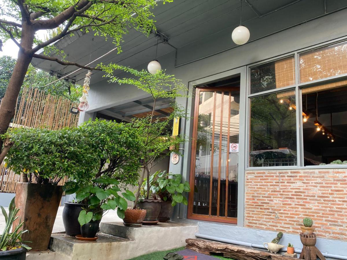 Nesuto Hostel Ramkamhaeng 52 Bangkok Esterno foto