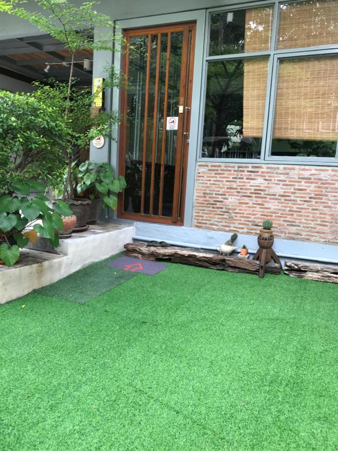 Nesuto Hostel Ramkamhaeng 52 Bangkok Esterno foto