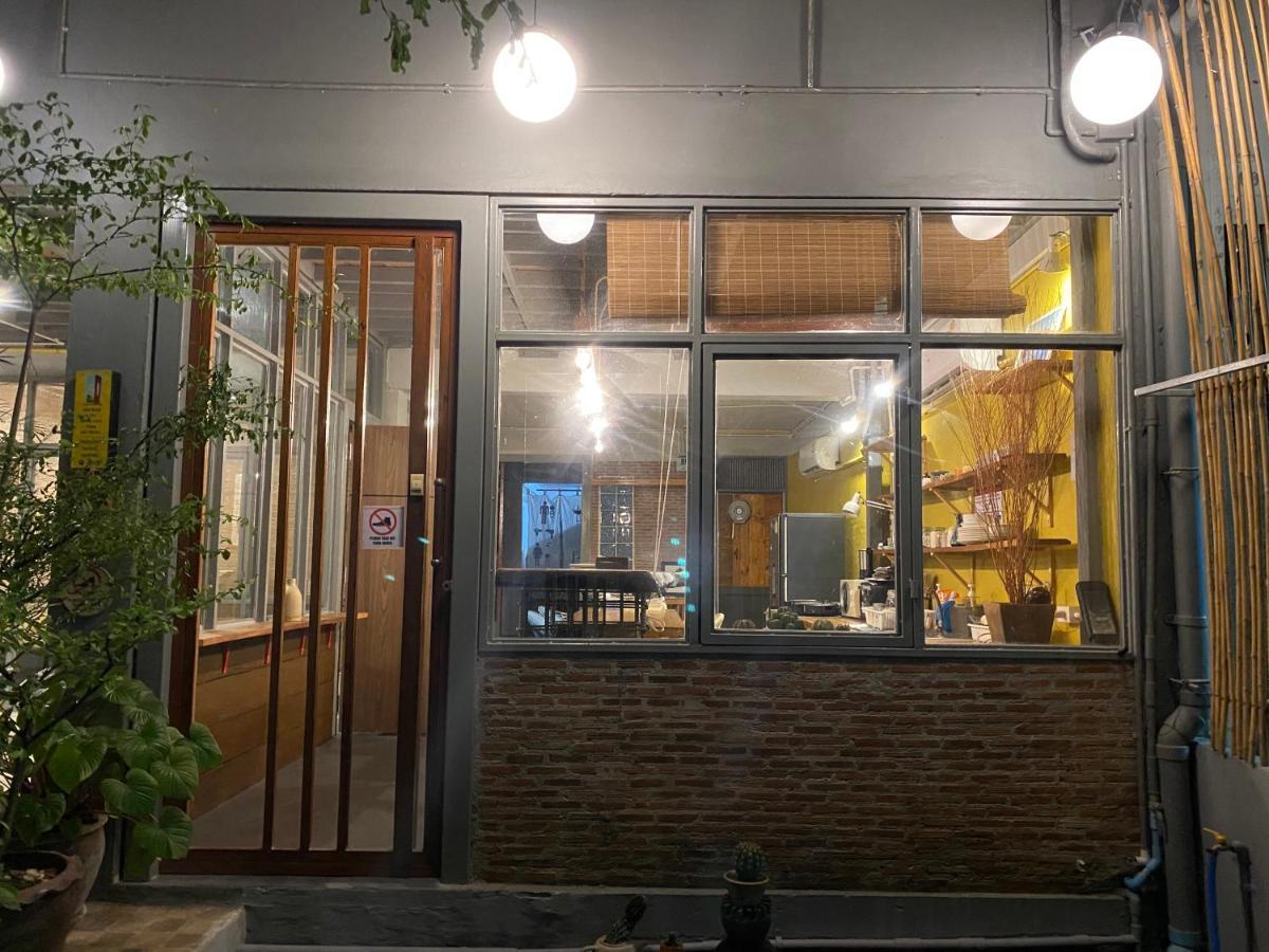 Nesuto Hostel Ramkamhaeng 52 Bangkok Esterno foto